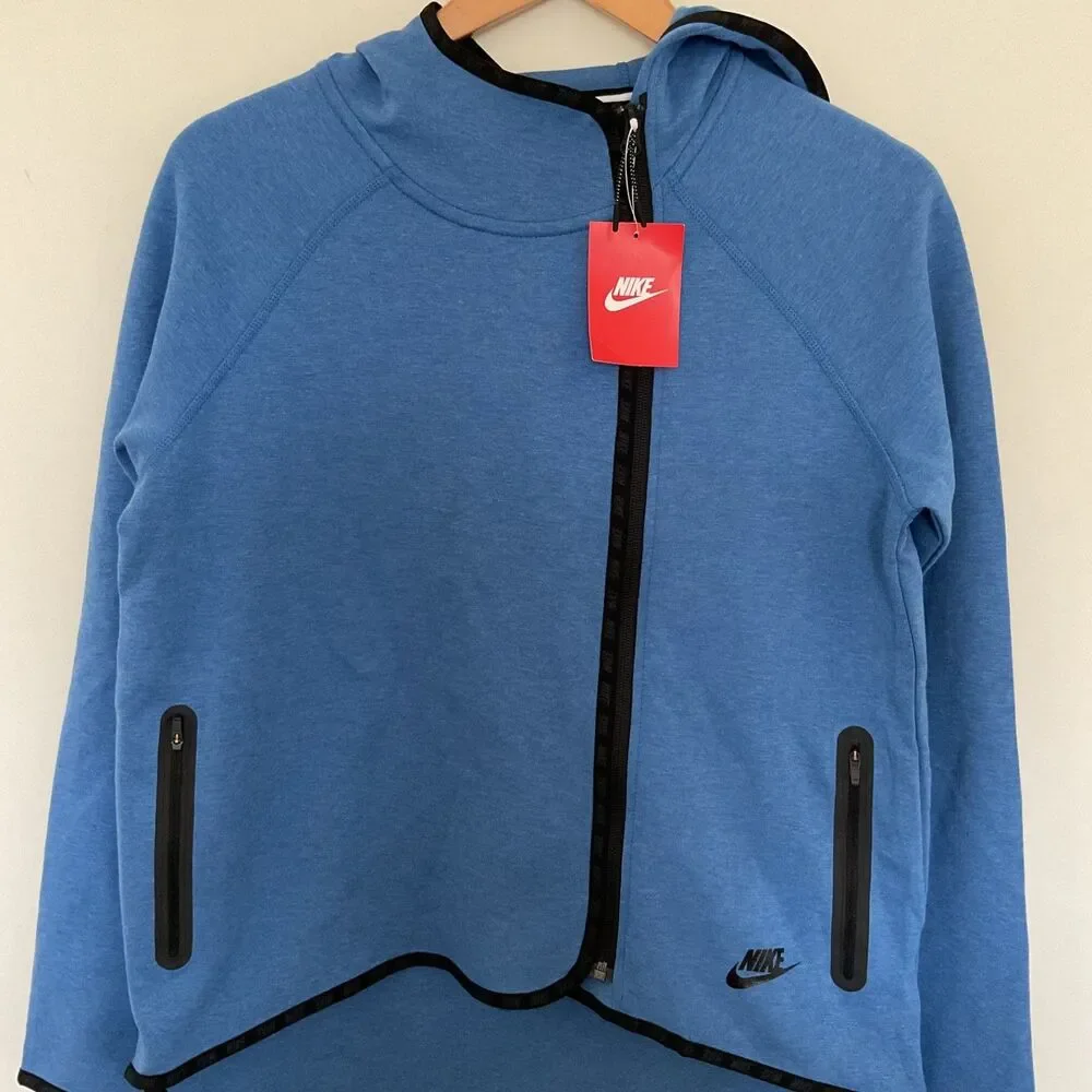 Nike sportswear tech